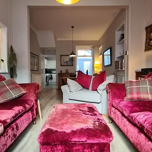 Comfy Very Close To Cardiff Holiday home Barry